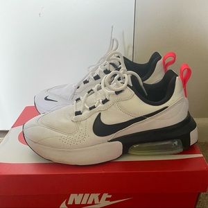 NIKE AIR MAX VERONA WHITE W US 8.5 W ORIGINAL BOX